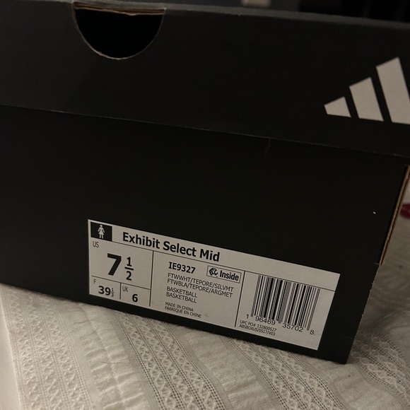 NWT Adidas Exhibit Select Mid Women’s 7.5 Basketball Shoes - Picture 2 of 15